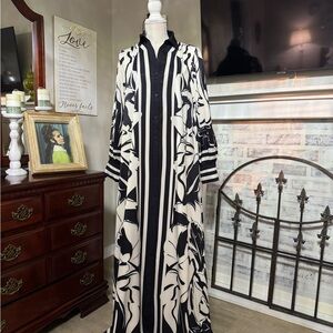 Elegant Black and White Maxi Dress